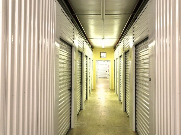 Gunter Self Storage - 2331 Cong W L Dickinson Drive