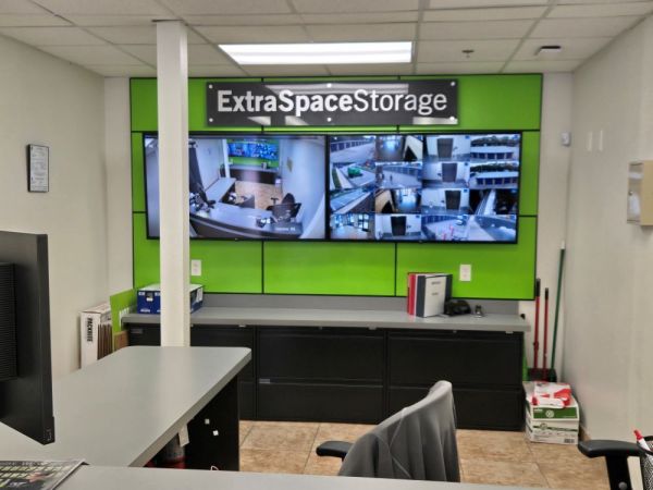 Extra Space Storage - 5156 - Bradenton - Lena Rd - 5246 Lena Road