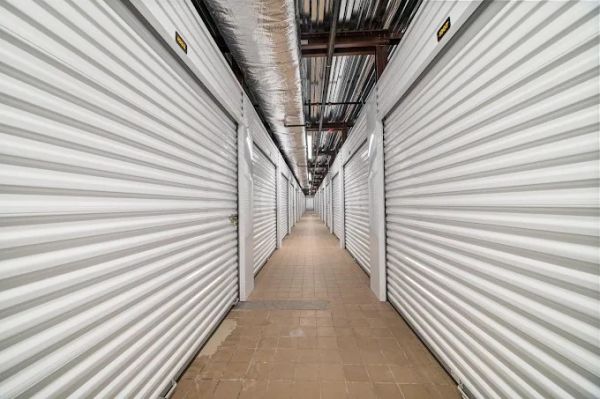 Devon Self Storage, LLC - Devon Self Storage - 9706 - Cedar Rapids - 2100 Edgewood Road Southwest