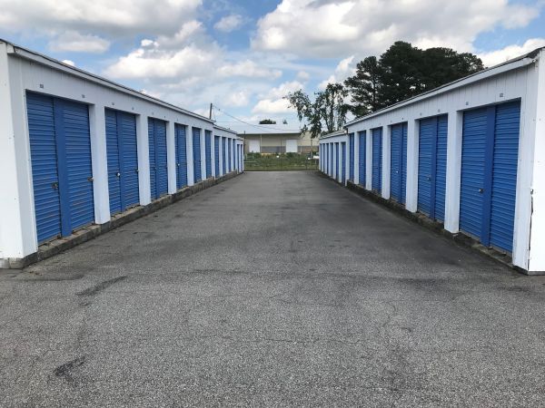 AAAA Self Storage - Petersburg - 1607 East Washington Street