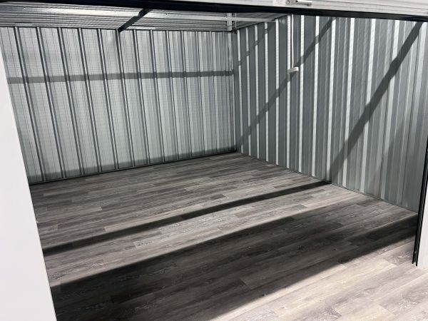 Canam Self Storage - 530 Wellington Avenue