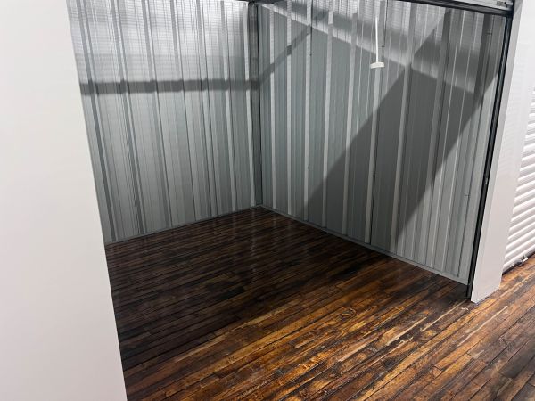 Canam Self Storage - 530 Wellington Avenue