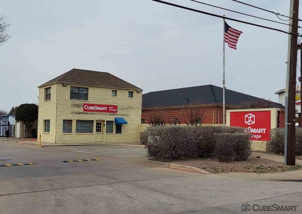 CubeSmart Self Storage - 1838 South Josey Lane - TX - 1838 South Josey Lane