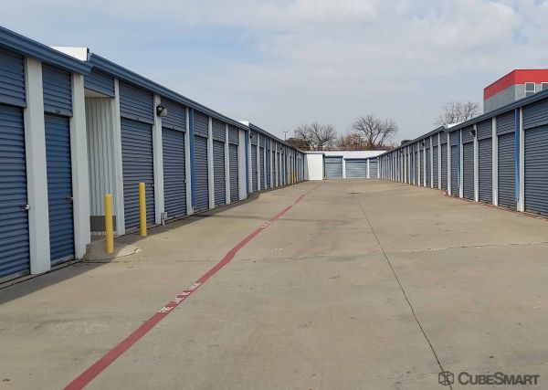 CubeSmart Self Storage - 1838 South Josey Lane - TX - 1838 South Josey Lane