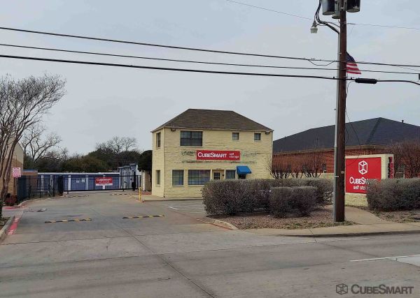 CubeSmart Self Storage - 1838 South Josey Lane - TX - 1838 South Josey Lane