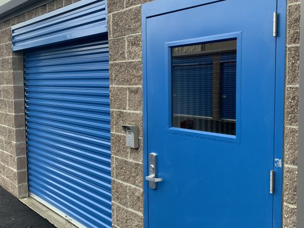 Shield Storage - 2601 Scott Avenue - 2601 West Scott Avenue