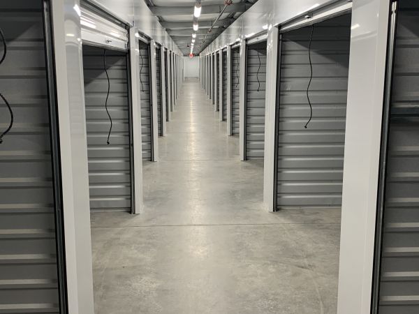 Shield Storage - 2601 Scott Avenue - 2601 West Scott Avenue