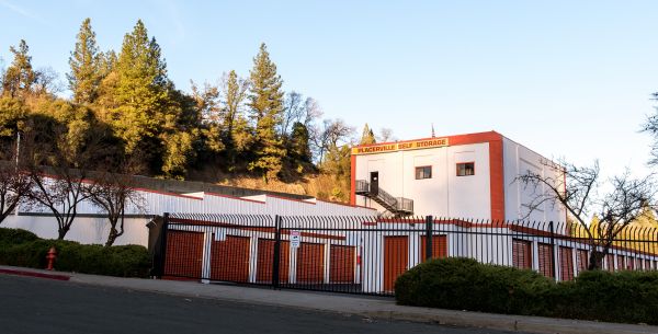 Placerville Self Storage - 1066 Locust Avenue