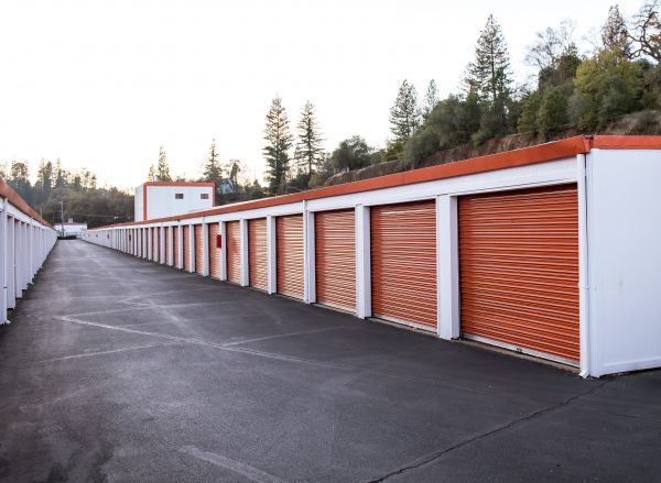 Placerville Self Storage - 1066 Locust Avenue
