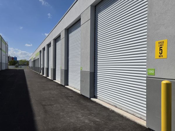 Extra Space Storage - 5087 - Hialeah - W 108th St - 3665 West 108th Street