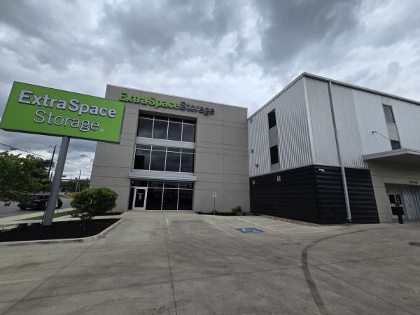 Extra Space Storage - 5087 - Hialeah - W 108th St - 3665 West 108th Street
