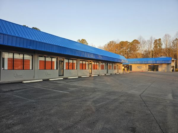 Canton Waleska Self Storage - 5439 Reinhardt College Parkway