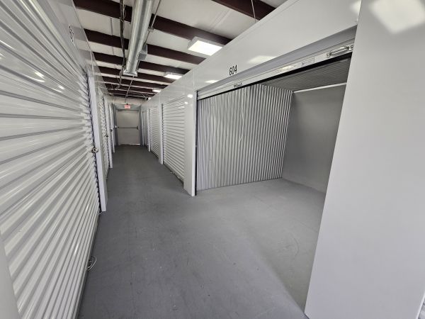 Canton Waleska Self Storage - 5439 Reinhardt College Parkway