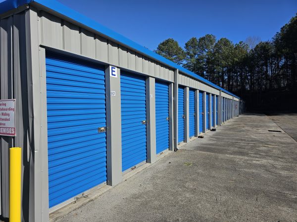 Canton Waleska Self Storage - 5439 Reinhardt College Parkway
