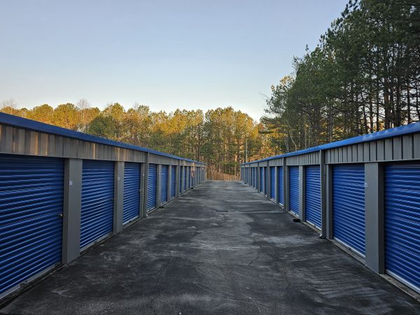 Canton Waleska Self Storage - 5439 Reinhardt College Parkway