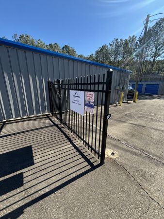 Canton Waleska Self Storage - 5439 Reinhardt College Parkway