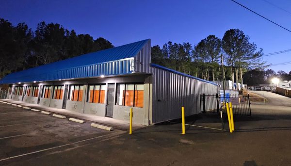 Canton Waleska Self Storage - 5439 Reinhardt College Parkway