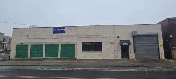 Trunk Space Storage - MA002 - Boston - 235 N, Beacon Street - 235 North Beacon Street