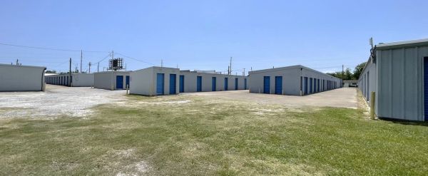Radiant Storage - Groves - 6111 Gulfway Drive