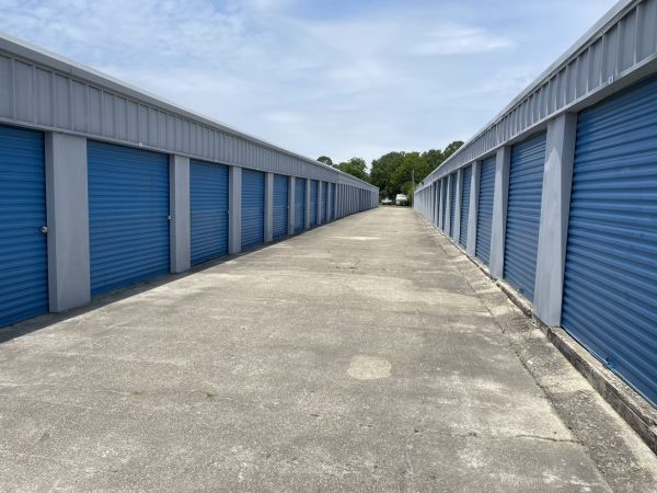 Radiant Storage - Groves - 6111 Gulfway Drive