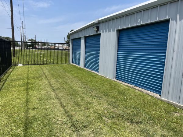 Radiant Storage - Groves - 6111 Gulfway Drive