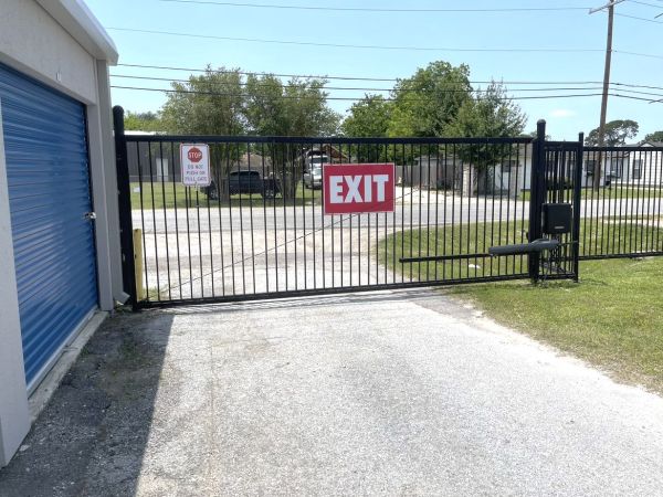 Radiant Storage - Groves - 6111 Gulfway Drive