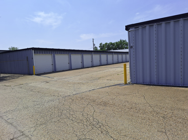 Topeka Self Storage - Grantville - 2720 Northeast Grantville Road