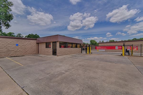 Lakewood Mini Storage - 12126 Louetta Road
