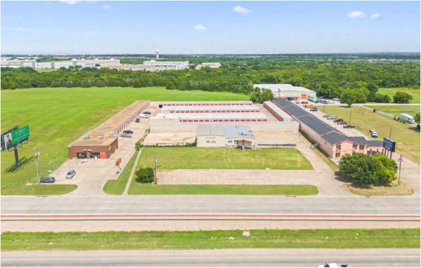 Dallas Secure Storage and Warehouse - 1920 North Interstate 35 East Road
