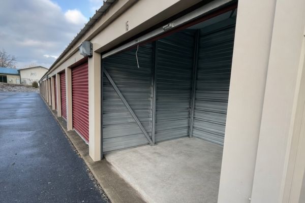 Miles of Storage - Bloomington - 4724 South Walnut Street Pike