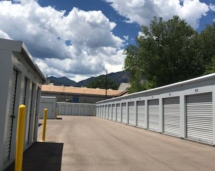 A Better Self Storage Bott - 2208 Bott Avenue