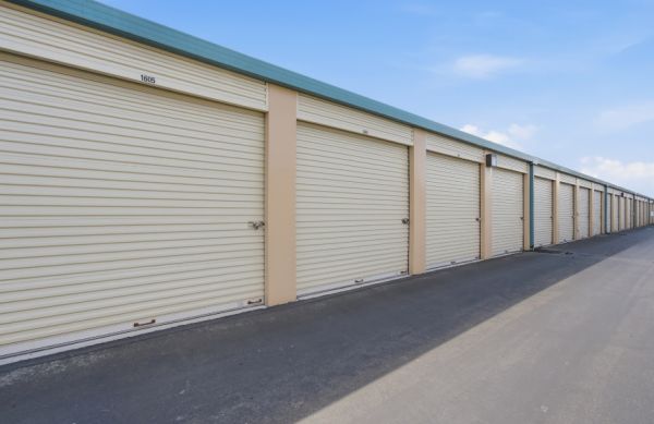 Storage Master Self Storage - 3205 Dutton Avenue