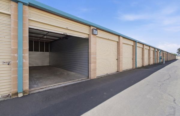 Storage Master Self Storage - 3205 Dutton Avenue