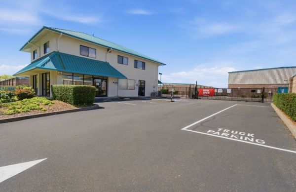 Storage Master Self Storage - 3205 Dutton Avenue