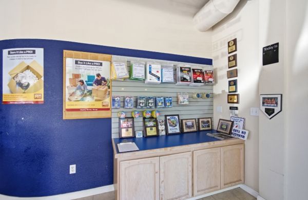 Storage Master Self Storage - 3205 Dutton Avenue