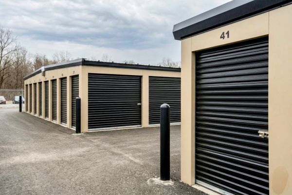 MWB Storage Solutions - 6865 Lansing Road
