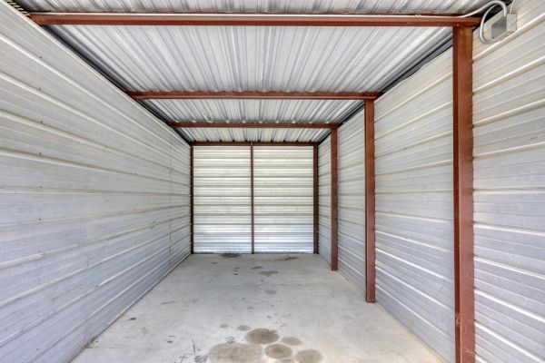 Colonial Storage - 556 South Colonial Drive
