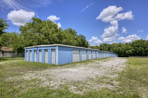 Colonial Storage - 556 South Colonial Drive