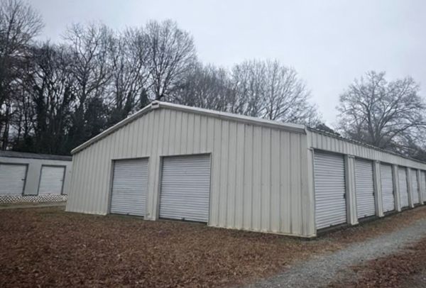 Bleckley Street Self Storage - 401 Bleckley Street