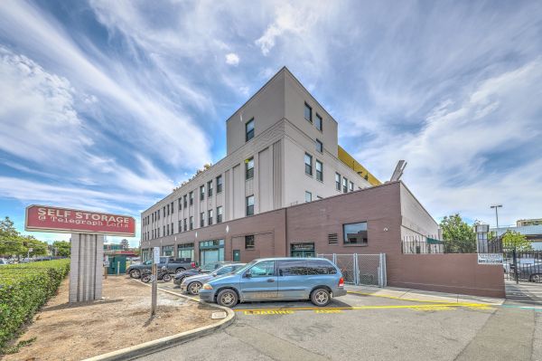 Self Storage at Telegraph - 2633 Telegraph Avenue