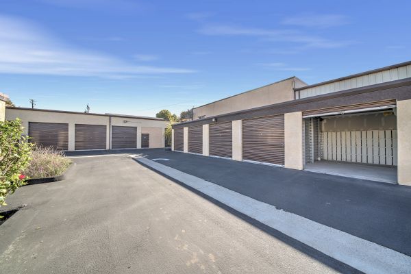 Fort Locks Self Storage - 1088 Huston St