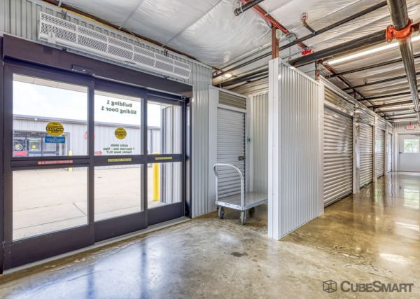 CubeSmart Self Storage - 1326 East Grande Boulevard - TX - 1326 East Grande Boulevard