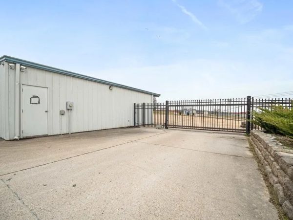 Silverback Storage - West Plains - 1606 Freedom Drive