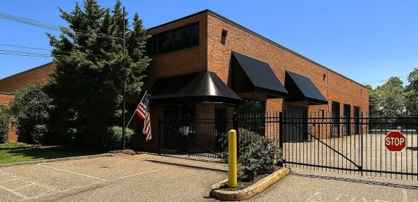 GoodFriend Self Storage - Syosset - 475 Underhill Boulevard