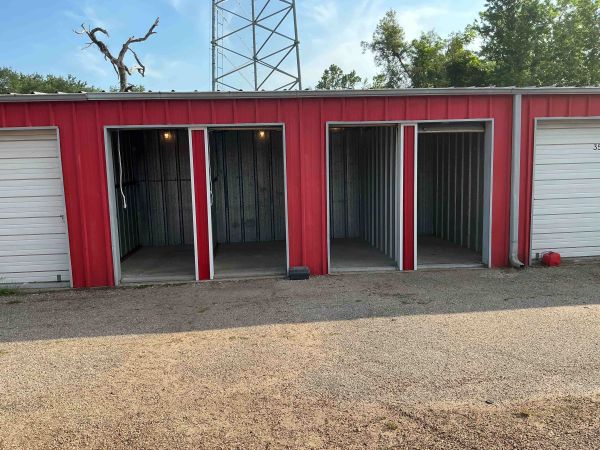 Diboll Self Storage - 303 North Hendrick Avenue