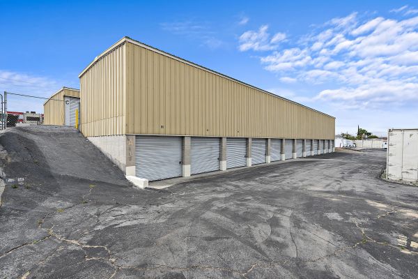 Lambert RV & Self Storage - 551 East Lambert Road