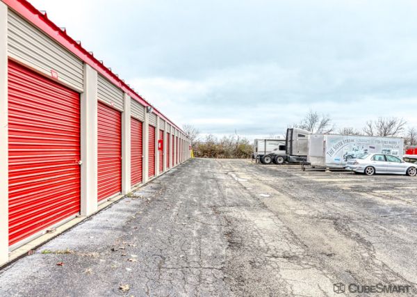 CubeSmart Self Storage - 9219 North Industrial Road- IL - 9219 North Industrial Road