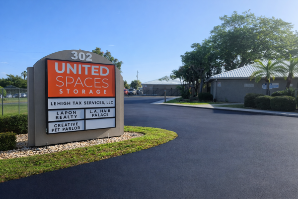 United Spaces Storage - Lehigh acres - 302 Lee Boulevard