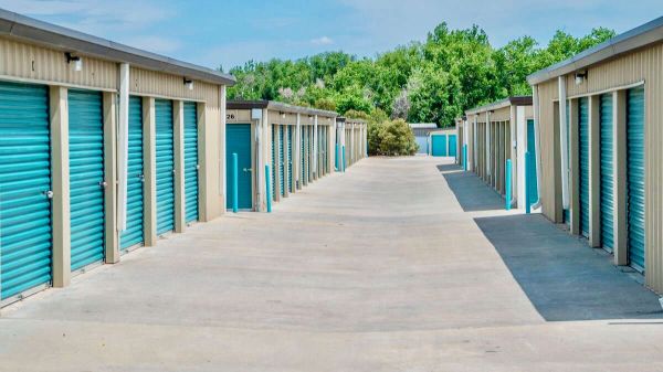 AAA Storage - 2505 3rd Avenue