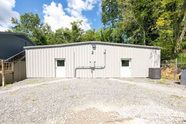 Easy Self Storage - 2204 McFarland Avenue